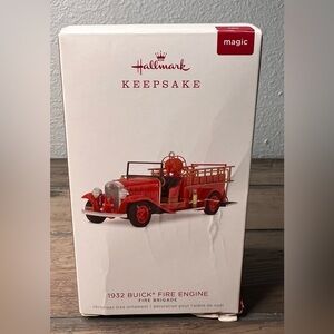 Hallmark NEW 2018 #16 Fire Brigade Series Christmas Ornament 1932 Buick Fire Eng